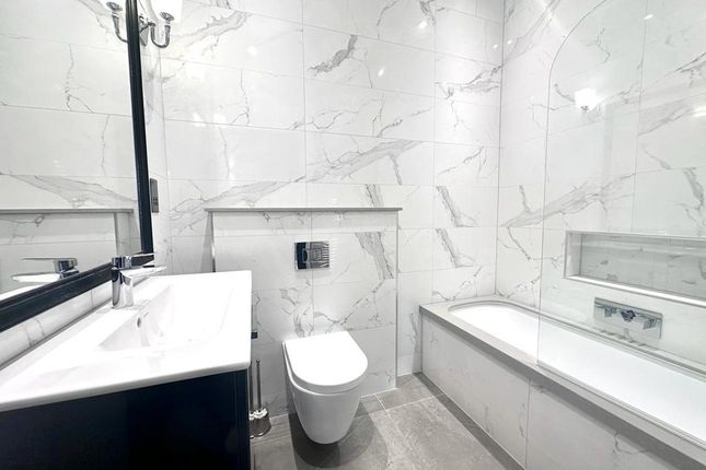 9 Bergamont House, 52 Rowantree Road, Enfield photo 5