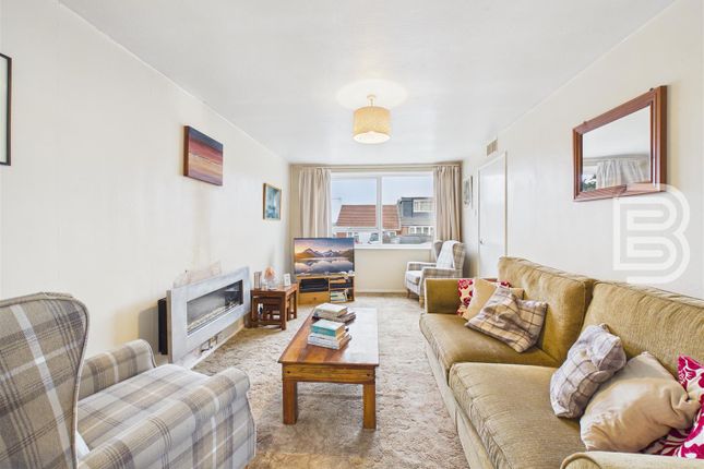 25, Hardy Close, Rugby photo 3