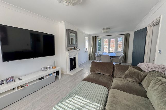49A, Broad Walk, Hockley photo 3