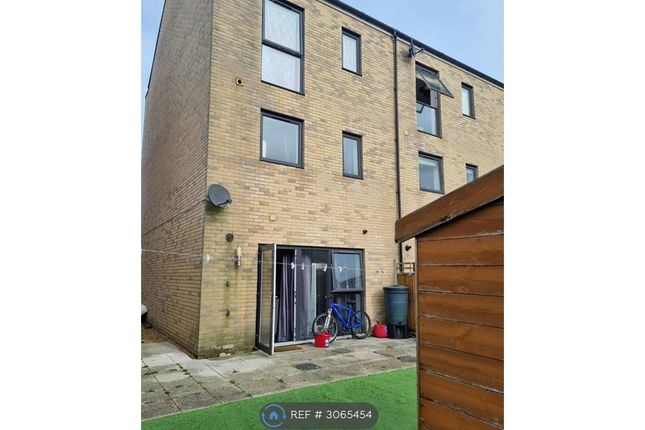 Ager Avenue, Dagenham photo 5