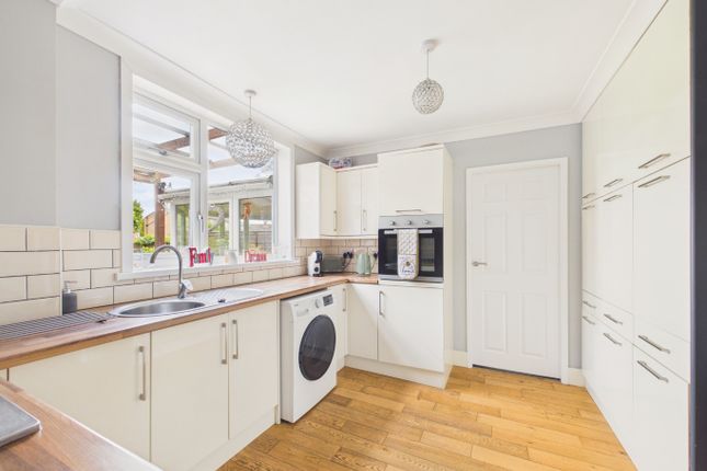 30, Oak Tree Estate, Preston, Hull, East Riding Of Yorkshire, HU12 8UU photo 3