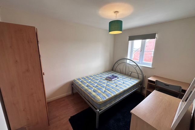 Thumbnail Room to rent in Potterswood, Kingswood, Bristol