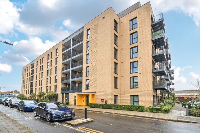 Flat 3, Halley House, 32, Westmoreland Road, London photo 2