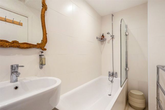 Flat for sale in Russell Road, Kensington