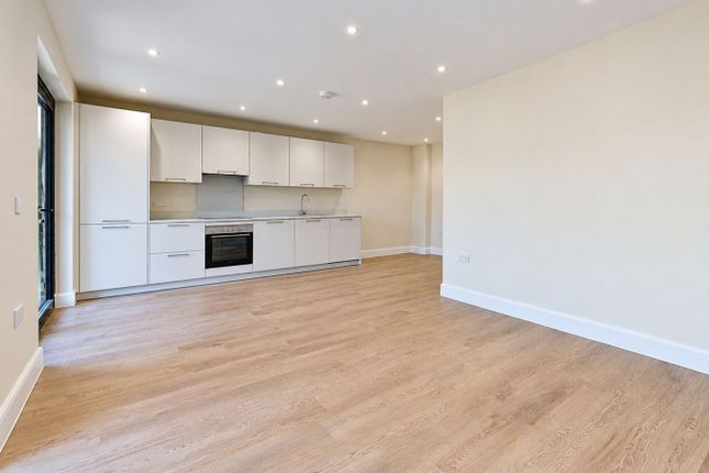 Flat 1A, 159 Turners Hill, Cheshunt photo 4