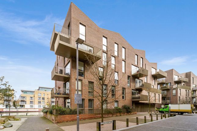 Flat for sale in Halyards Court, Durham Wharf Drive