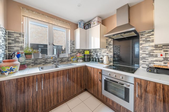 Flat 12, Jupiter House,, Esquiline Lane, Mitcham photo 4