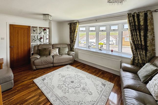 130, Ridgewood Gardens, Neath photo 3