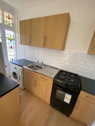 2, 3, Thorncliffe Road, Sherwood Nottingham photo 2
