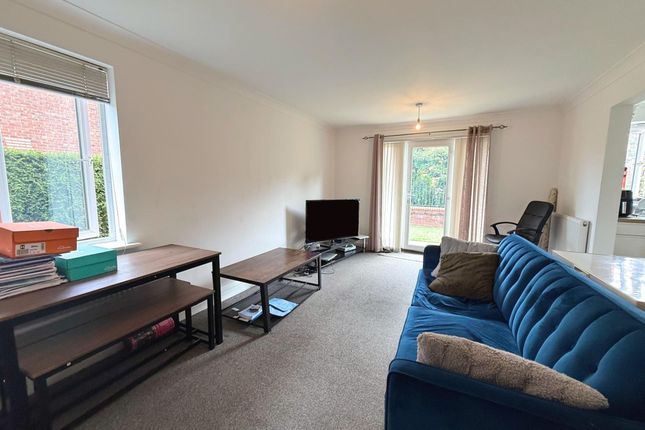 7 Waterside, Sale photo 2