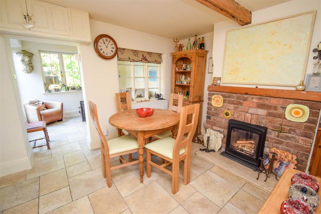 2 Bed Cottage For Sale In Main Street Calverton Nottingham