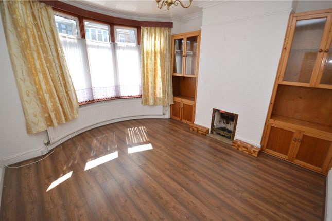47, Lincoln Road, Bedfordshire photo 2