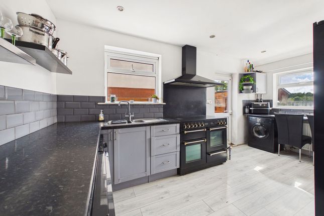 1 Cherry Close, Crediton photo 2