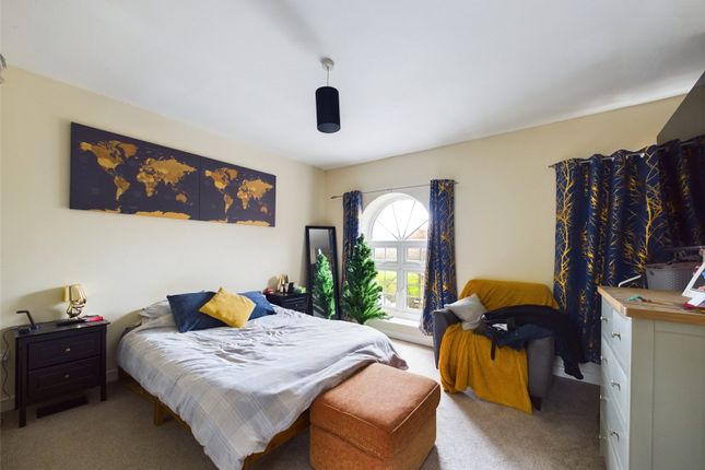 Flat for sale in Broad Street, Kings Stanley, Stonehouse, Gloucestershire