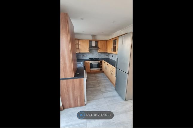 End terrace house to rent in Trelawney Avenue, Slough