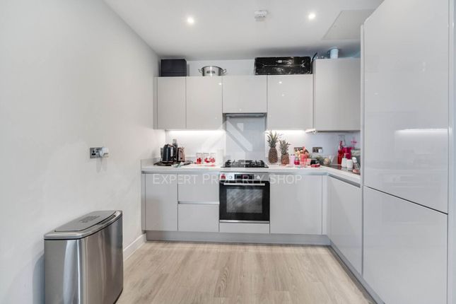 14, Cedar Lodge, Fleet photo 4