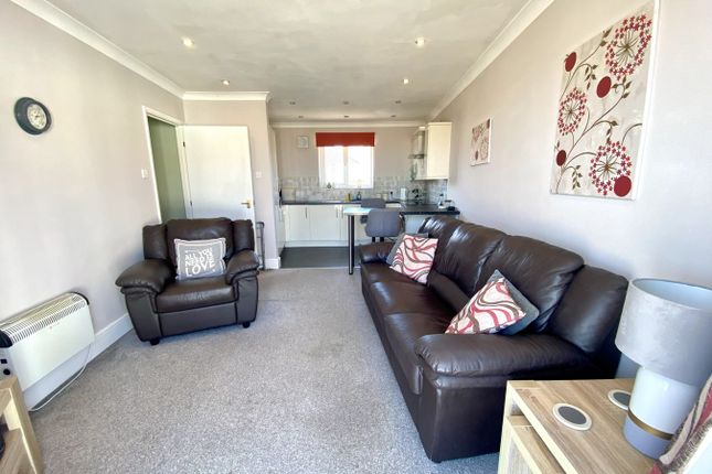 5, Ocean Crescent, Swansea photo 2