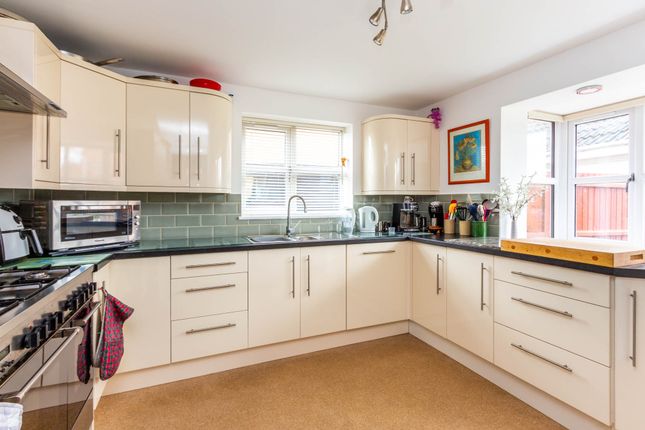 7, Aintree Drive, Rushden photo 4