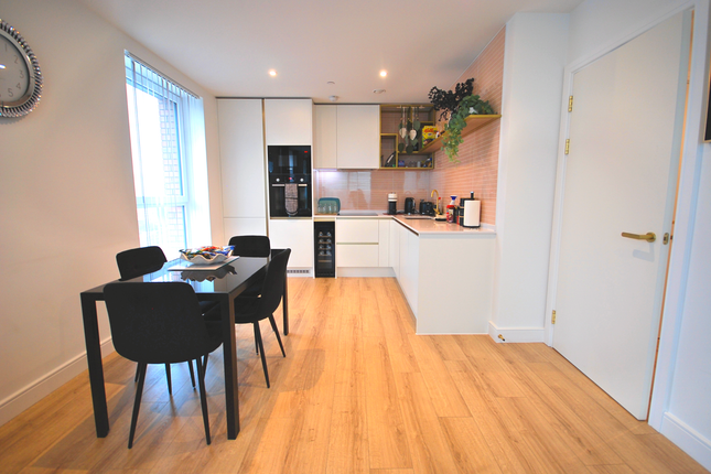FLAT 152, WATERVIEW HOUSE, WEMBLEY photo 5