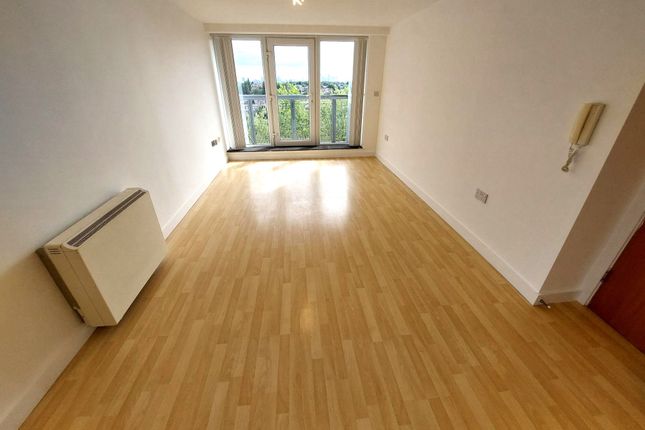 Apt 42, Lakeside Rise, Blackley, Manchester photo 3