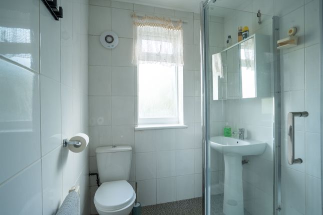 128, Lavender Avenue, Mitcham photo 5
