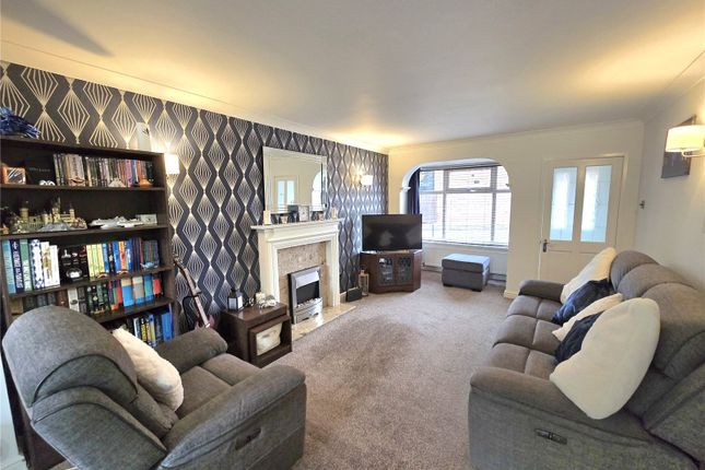 Paxmead Close, Keresley photo 3