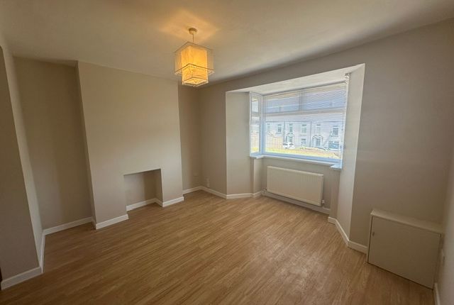 69 Neath Road, Hafod, photo 4