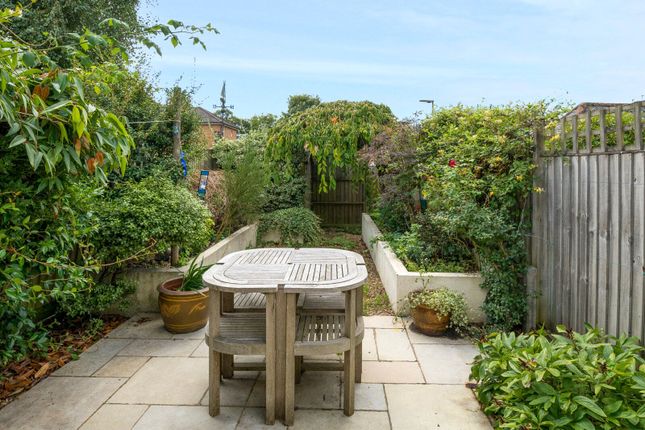 9, Park Road, Esher photo 2