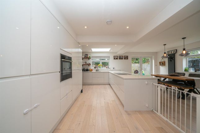 30, Chiltern Avenue, Edlesborough photo 4