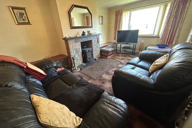 27, Carreg Y Gad Estate, Llanfairpwllgwyngyll photo 4