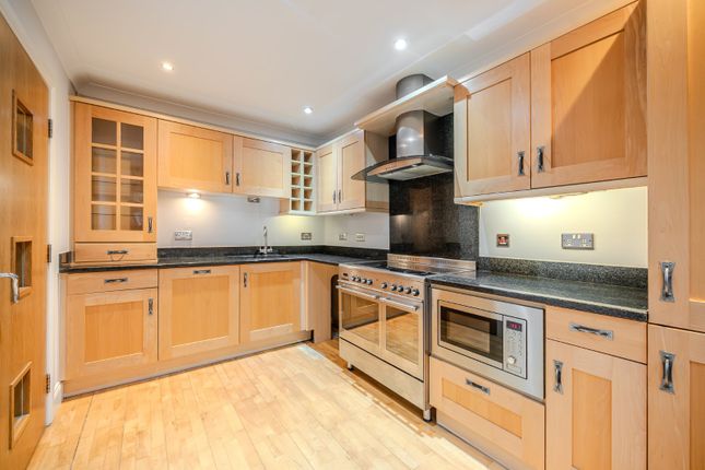 53, Micklethwaite Grove, West Yorkshire photo 3