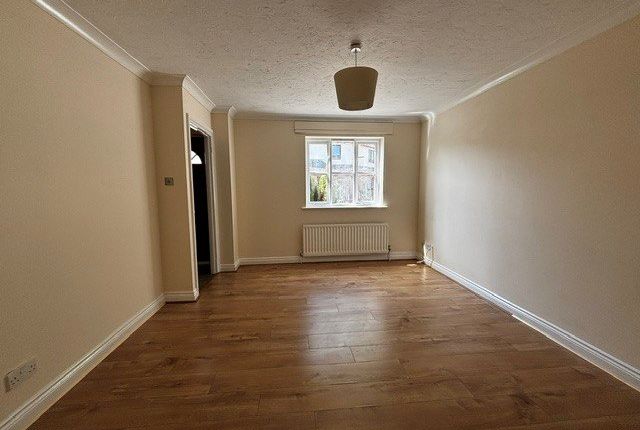 12, Cottey Brook, Tiverton photo 2