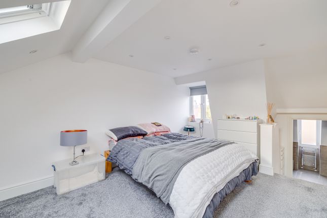 Flat to rent in Gilstead Road, Fulham