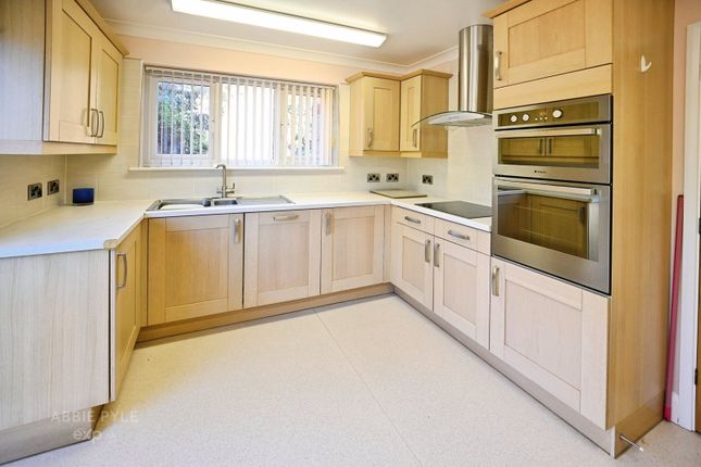 77, Searchlight Heights, Rochester photo 4