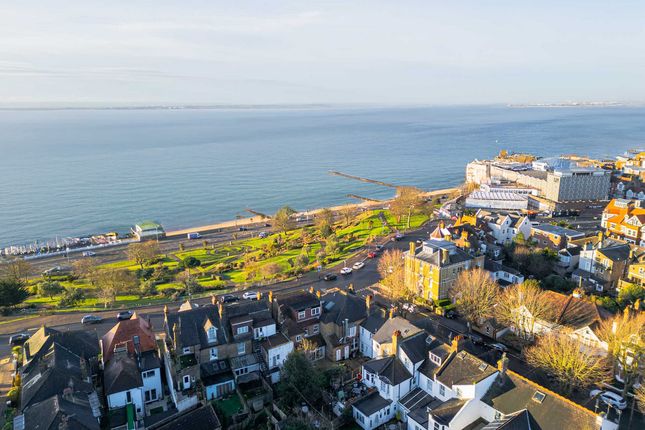 25, Westcliff Parade, Westcliff-on-sea photo 3