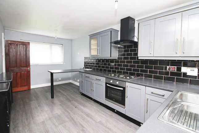 27, Rowntree Avenue, Fleetwood photo 2