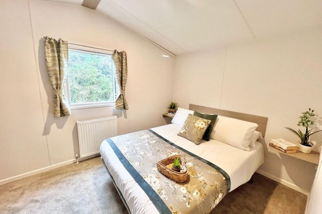 Oaklands Holiday Park, Nr-Clacton-On-Sea photo 4