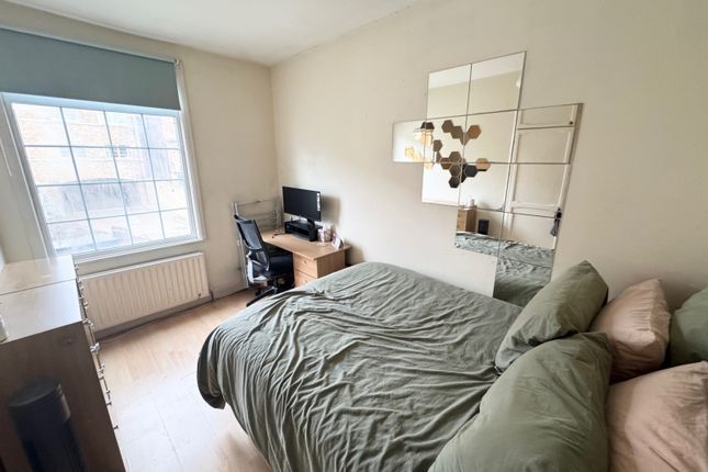 Derwent Road, Ealing photo 4