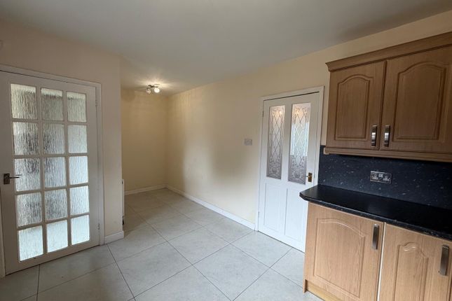 65, COVENTRY photo 3