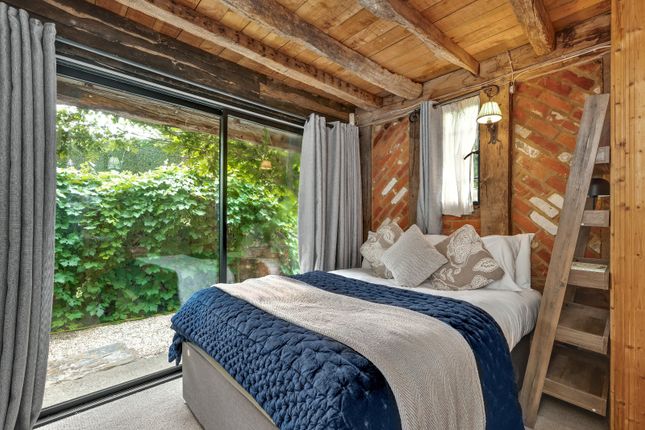 Great Oaks Granary,, Kennel Lane, Surrey photo 4