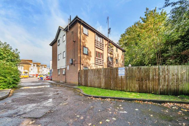 Flat for sale in Clifton Road, Kingston Upon Thames