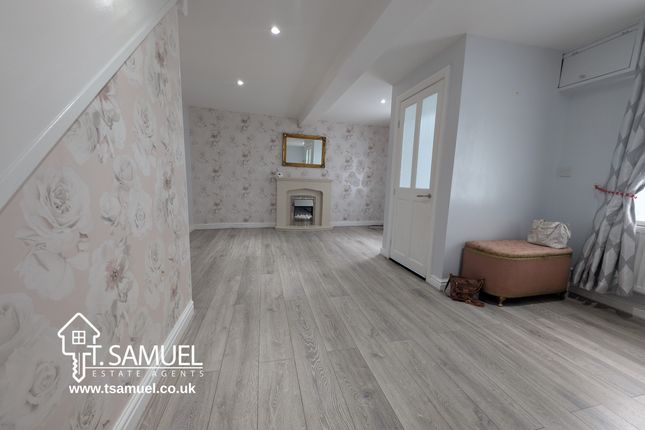 28 Seymour Street, Mountain Ash photo 3