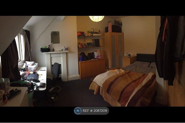 Flat to rent in Broomhill, Sheffield