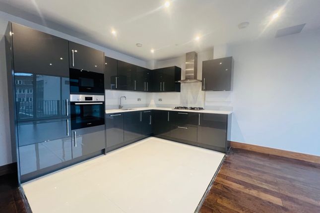 17, Croydon photo 4