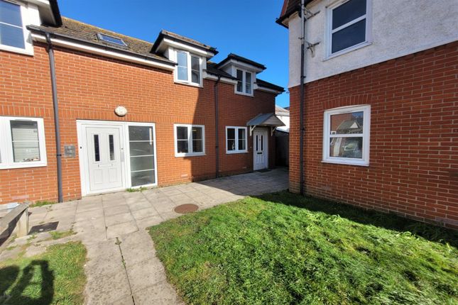 Thumbnail Flat to rent in Flat 12, Hilary House, Park Road, Bognor Regis, West Sussex