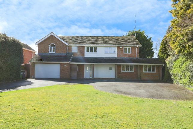 Detached house for sale in Myton Crescent, Warwick