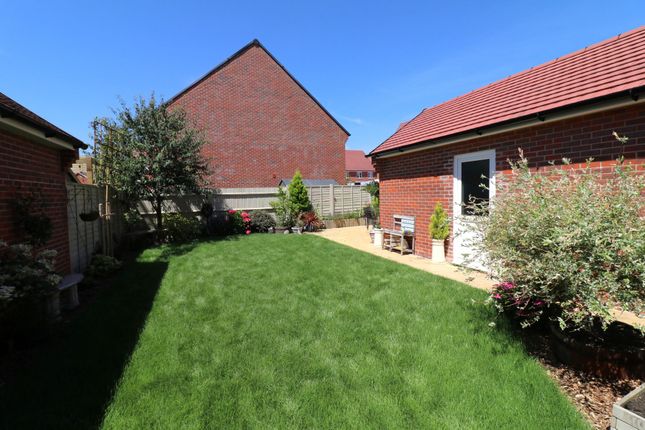 52 Troon Road, Southampton photo 4
