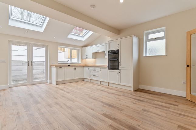 4 Brook Street, Cwmbran photo 4