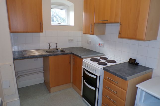 Flat 2 Station House, 435, Cannock Road, Hednesford photo 4