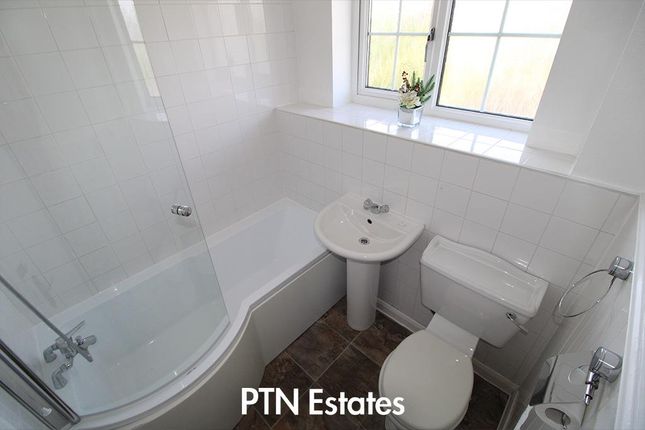 8, Bewlay Close, Brierley Hill photo 4
